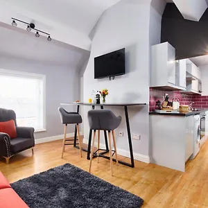  Apartment Delven House, 6 - Self Check-in, Self-catering Serviced For East Midlands Airport United Kingdom