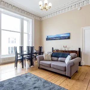  Apartment Altido 2bed Flat In Heart United Kingdom